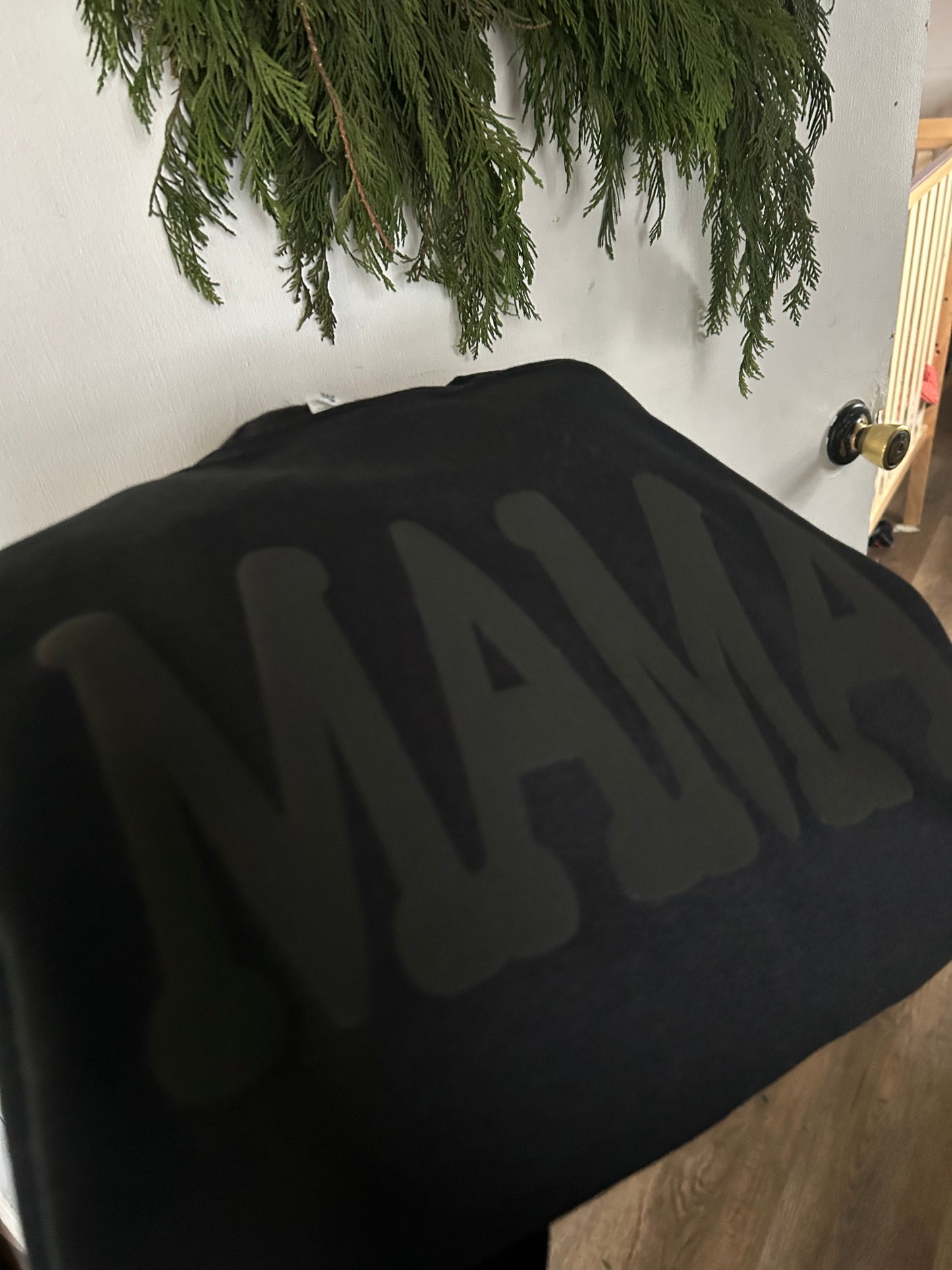 MAMA puff crewneck